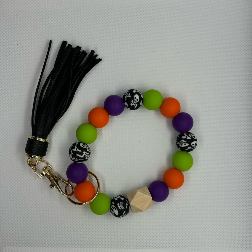 Handmade Bracelet Keychain with Tassel
Great gift and stocking stuffer!